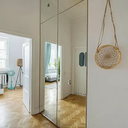 Place*unique Royal Route View*4 Bedrooms*6beds Warsaw